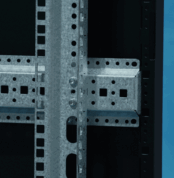 RADA Networks serverkast, patch kast met zichtbaar verzinkt montageprofiel