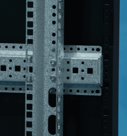 RADA Networks serverkast, patch kast met zichtbaar verzinkt montageprofiel