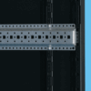 Verzinkte montagehoek in een RADA Networks serverkast en patch kast — serverkast, patch kast