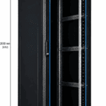 RADA Networks serverkast, patch kast van 42U op zwenkwielen.