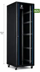 RADA Networks serverkast, patch kast van 42U op zwenkwielen.